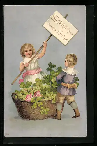 AK Kinder mit Korb voller Kleeblättern