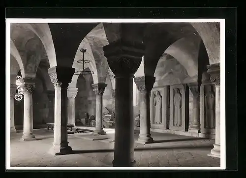 Foto-AK Deutscher Kunstverlag, Nr. 28: Quedlinburg, Dom, Blick in die Krypta