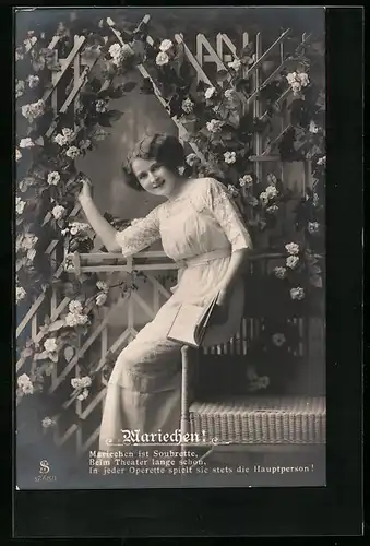 Foto-AK L.J. & F.F. Nr. 3268 /1: Hübsche Dame posiert mit einem Buch und Blumen