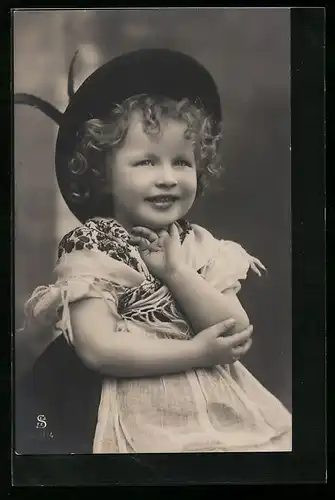 Foto-AK L.J. & F.F. Nr. 2231 /4: Kleines Mädchen mit Hut