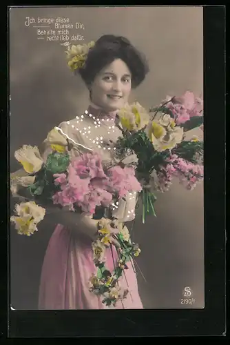 Foto-AK L.J. & F.F. Nr. 2190 /1: Lächelnde Dame mit Blumen
