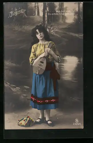 Foto-AK L.J. & F.F. Nr. 2325 /6: Mädchen mit einer Gitarre