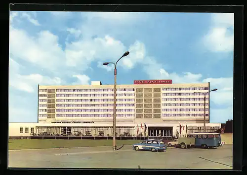 AK Halle /Saale, Interhotel Stadt Halle, Rückansicht mit Sonnenterrasse