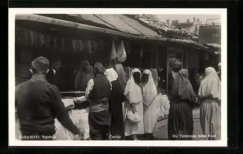 AK Sarajevo, Verschleierte Türkinnen beim Kauf