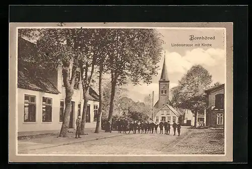 AK Bornhöved, Lindenstrasse mit Kirche mit Kindern