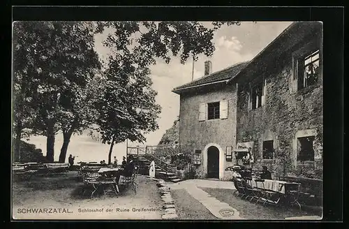 AK Blankenburg, Schlosshof der Ruine Greifenstein, Gasthaus