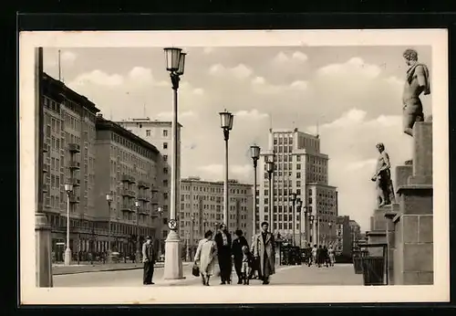 AK Berlin, Blick auf Strausberger Platz von der Deutschen Sporthalle aus