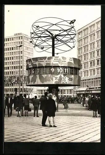 AK Berlin, Urania-Säule mit Weltzeituhr