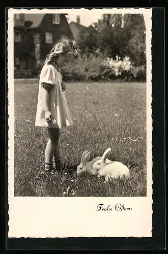 AK Mädchen mit Osterhasen auf der Wiese