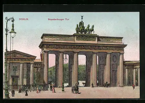 AK Berlin, Passanten vor dem Brandenburger Tor