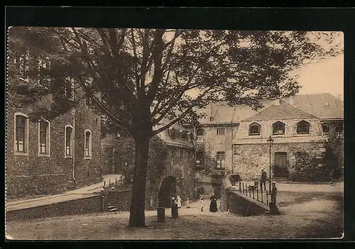 AK Siegburg, Benediktiner-Abtei Michelsberg, Erster Klosterhof