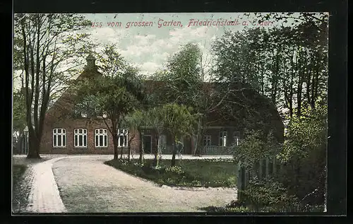 AK Friedrichstadt /Eider, Gasthaus zum grossen Garten, Gebäudeansicht mit Anlagen