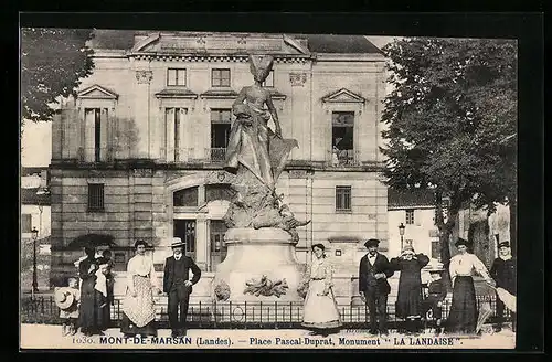 AK Mont-de-Marsan, Place Pascal-Duprat, Monument La Landaise