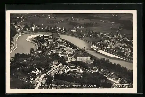 AK Laufen / Salzach, Fliegeraufnahme des Ortes mit Blick auf Oberndorf