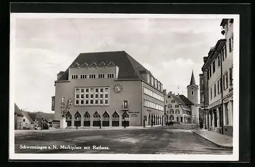 AK Schwenningen a. N., Marktplatz mit Geschäften und Rathaus