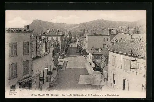AK Massiac, La Route Nationale et le Rocher de la Madeleine