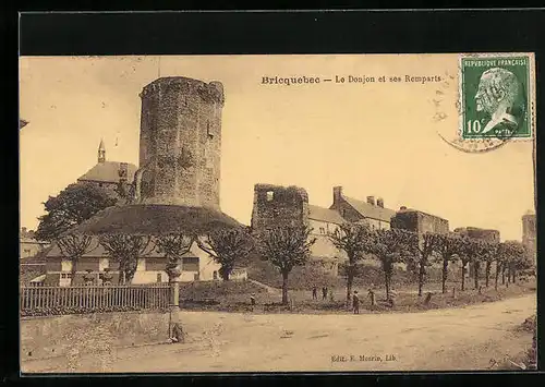 AK Bricquebec, le Donjon et ses Remparts