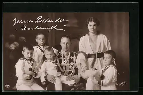 AK Kronprinz Wilhelm von Preussen mit Cecilie und seinen Kindern im Familienportrait