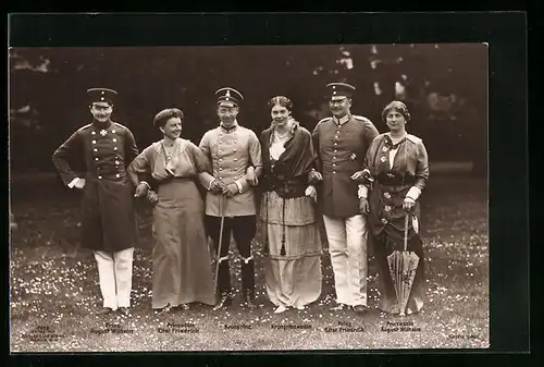 AK Kronprinz Wilhelm von Preussen, Kronprinzessin Cecilie, Prinz Eitel Friedrich & Prinz August Wilhelm