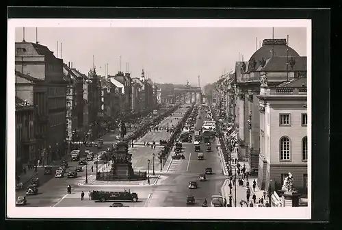 AK Berlin, Unter den Linden mit Brandenburger Tor aus der Vogelschau