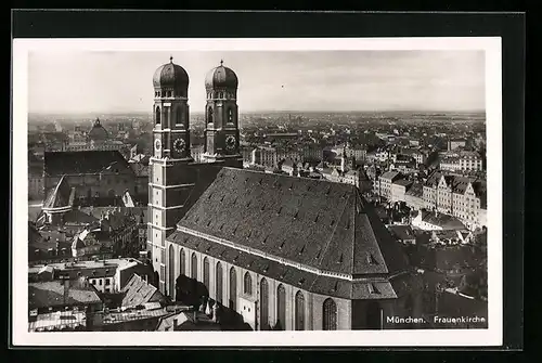 AK München, Frauenkirche aus der Vogelschau