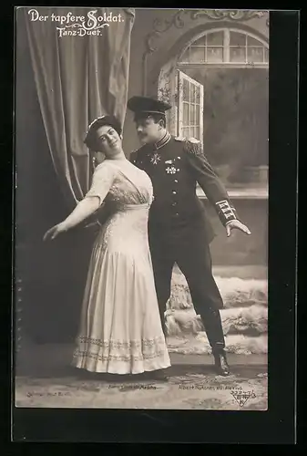 AK Szene aus der Operette Der tapfere Soldat mit Vilma Conti als Mascha und Albert Kutzner als Alexius, Tanz-Duett