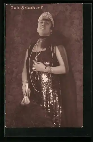 AK Joh. Schubert im glänzenden Kleid, Operette