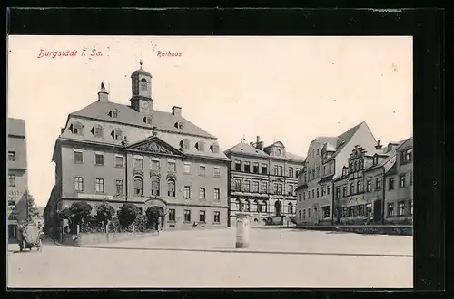 AK Burgstädt i. Sa., Marktplatz mit Rathaus