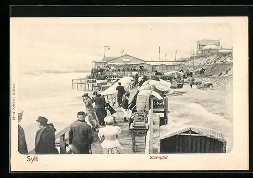 AK Sylt, Strand mit Besuchern bei Sturmflut
