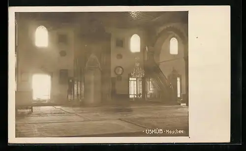 AK Üsküb, Moschee von innen