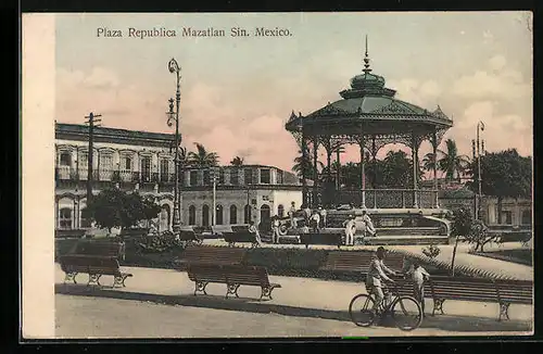 AK Mazatlan, Plaza Republica