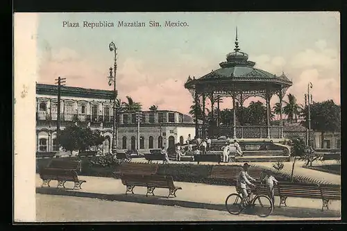 AK Mazatlan, Plaza Republica