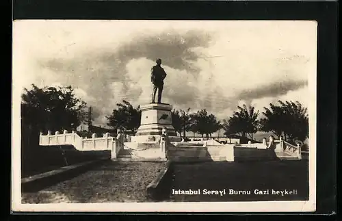 AK Istanbul, Serayi Burnu Gazi heykeli