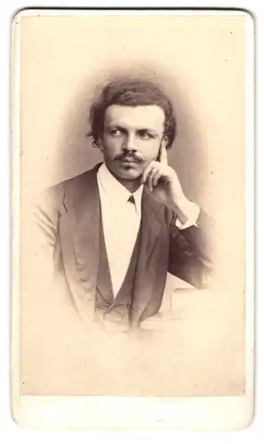 Fotografie G. Hölbling, Wien, Portrait Doktor Robert Ultzmann als junger Mann, Österr. Urologe und Leopoldina, 1867