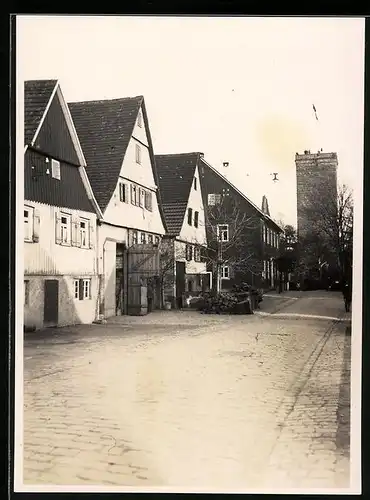 Fotografie unbekannter Fotograf, Ansicht Zavelstein, Strassenansicht mit Wehrturm
