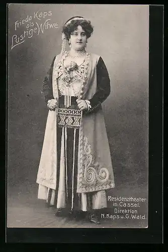 AK Operette Lustige Witwe, Schauspielerin Frieda Kaps