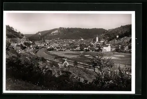 AK Wüstenrot /Württ., Ortsansicht mit Bergen