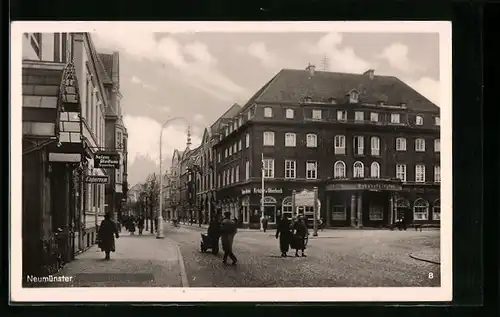 AK Neumünster, Strassenpartie am Kuhberg mit Bahnhofs-Hotel