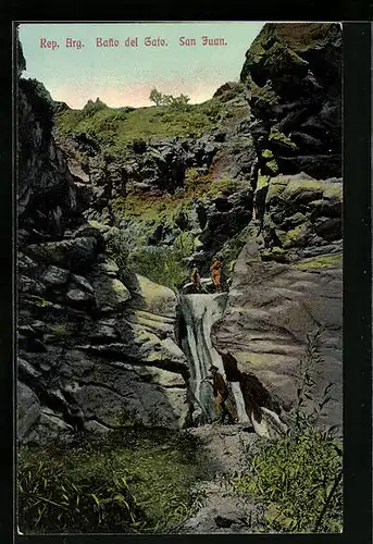 AK San Juan, Bano del Gato