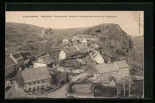 AK Bredons, Vue Générale, Rocher de Beccoire avec grottes de troglodytes