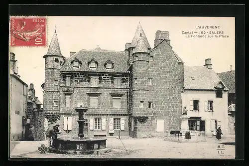 AK Salers, La Fontaine sur la Place