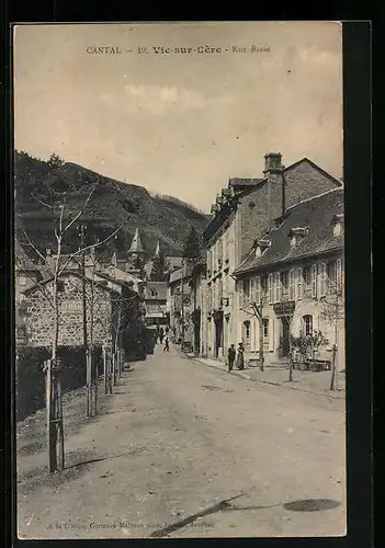 AK Vic-sur-Cère, Rue Basse