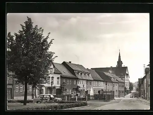 AK Orlamünde /Thür., Strassenpartie mit Wohnhäusern