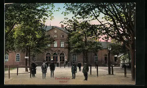 AK Zweibrücken, Bahnhof mit Soldaten