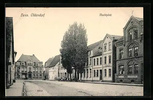 AK Hess. Oldendorf, Marktplatz mit Apotheke