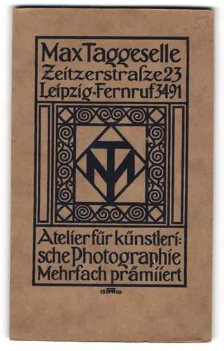 Fotografie Max Taggeselle, Leipzig, Zeitzerstr. 23, Monogramm des Fotografen in grafischer Gestaltung