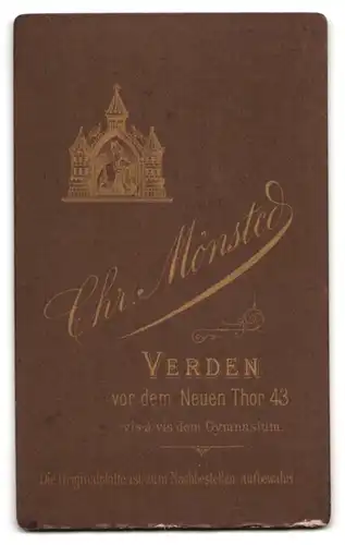 Fotografie Chr. Mönsted, Verden / Aller, zwei junge Knaben in Anzügen mit Schwarzbier Gläsern in der Hand