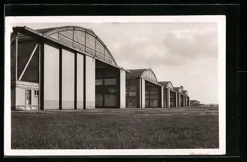 AK Aérodrome du Bourget-Dugney, Les Hangars, Flughafen