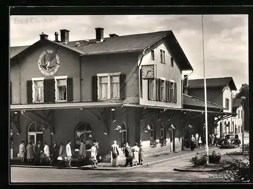 AK Bad Elster, Bahnhof mit Passagieren