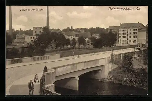 AK Crimmitschau i. Sa., Partie an der Pleisse mit Brücke